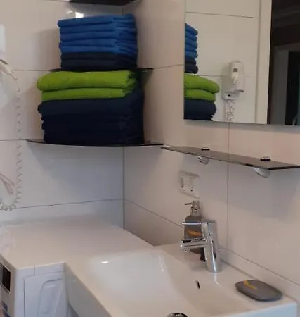 - Geraeumige 95 Qm Mit Balkon * Augsburg