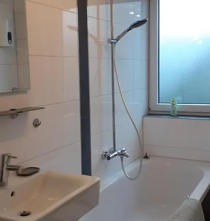 Apartamento - Geraeumige 95 Qm Mit Balkon