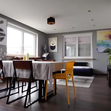 - Geraeumige 95 Qm Mit Balkon Apartment Augsburg