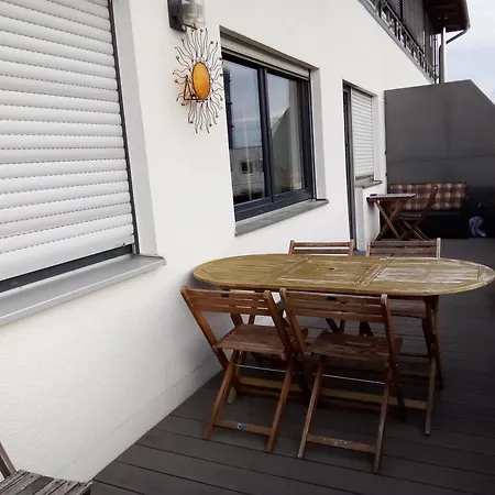 Apartment - Geraeumige 95 Qm Mit Balkon *