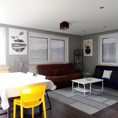 - Geraeumige 95 Qm Mit Balkon