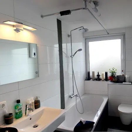 - Geraeumige 95 Qm Mit Balkon