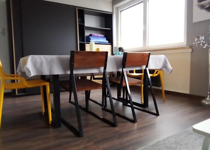 - Geraeumige 95 Qm Mit Balkon