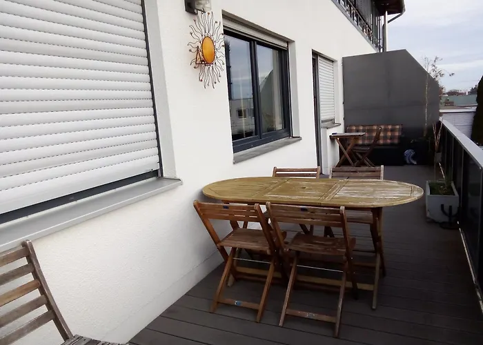 アパート - Geraeumige 95 Qm Mit Balkon *